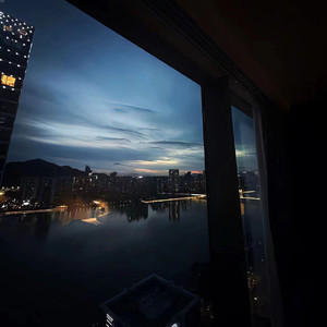 蓝轩宇弄得满床都是牛奶小说
